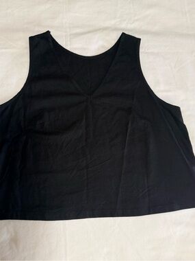Black Women’s Sleeveless Tank Top